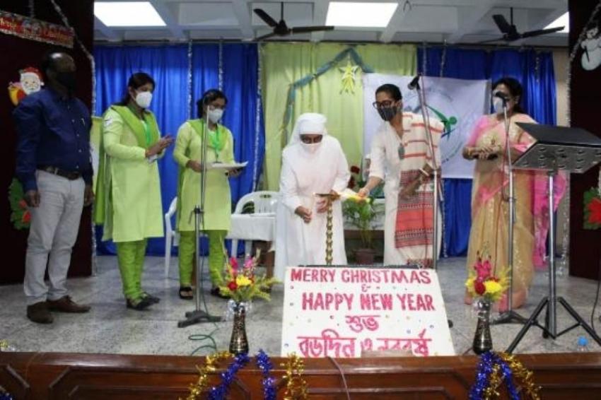Kolkata Police's initiative Pronam celebrates Christmas with elderly citizens of St Joseph’s Home