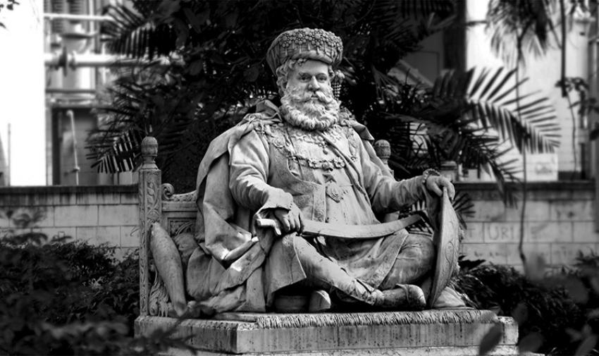 Majestic Metcalfe Hall at 12, Strand Road, BBD Bagh. Photo Courtesy: Bijoy Chowdhury