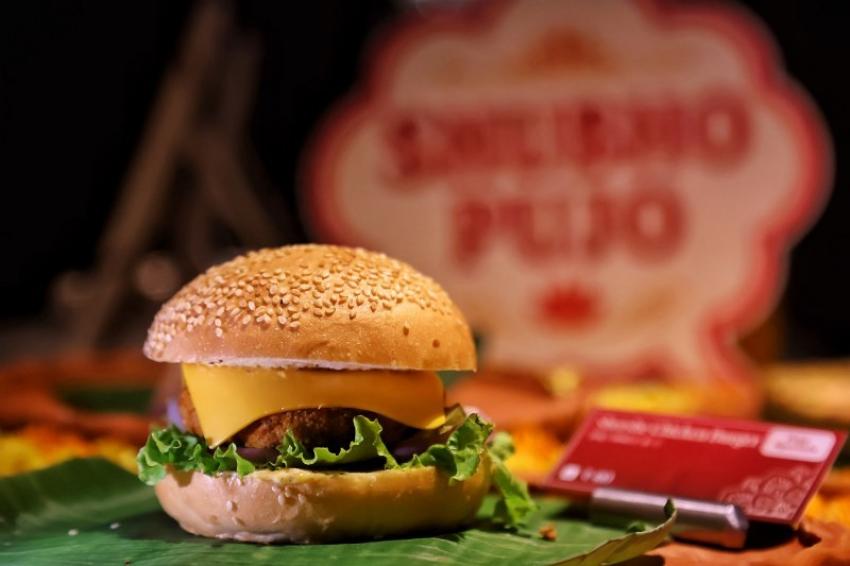 Shorshe Chicken Burger launched, mixing contemporary food styles with traditional Bengali flavours. Photo: PR Team