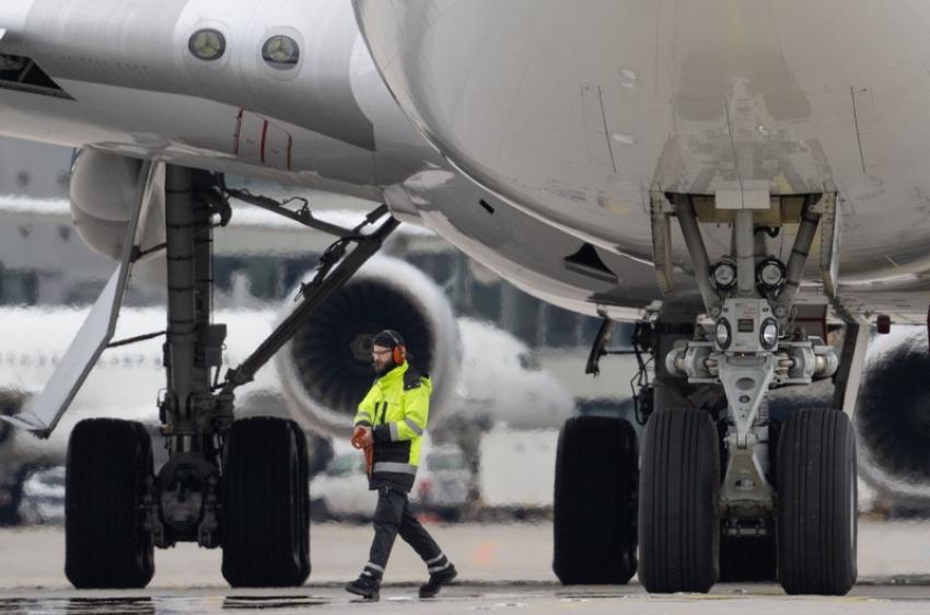 German airports warn of massive flight cuts amid fuel shortage