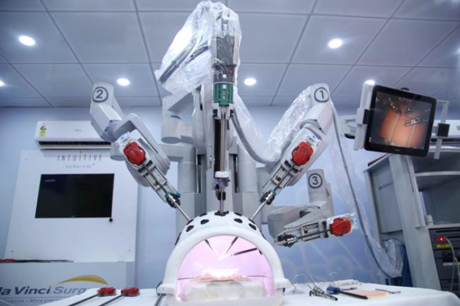 Bhopal Surgeons have a date with a Roving Robot