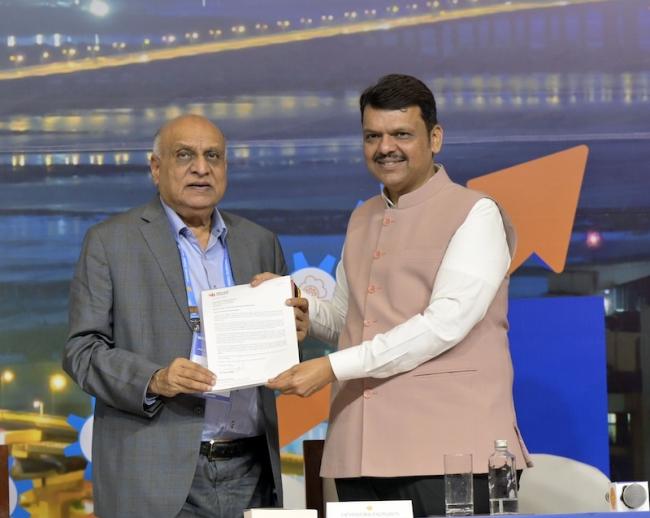 H M Bangur handing over a letter-of-intent to invest Rs 2000 crore in Maharashtra to CM Devendra Fadnavis. Photo: WHEF