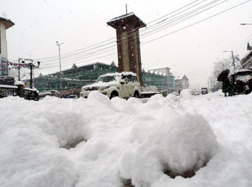 Jammu and Kashmir: Tourism department to provide free accommodation to stranded tourists