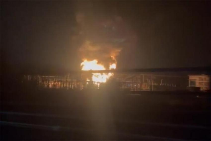 Massive fire breaks out at London electric substation, Heathrow Airport closed