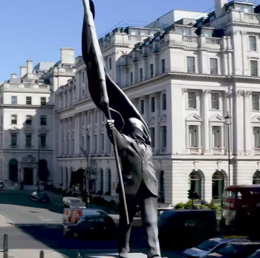 Banksy&rsquo;s Latest Work Pops Up in London, Sparks Midnight Buzz
