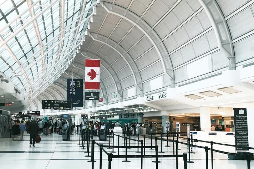 Passengers urged to document luggage amid Canadian airport drug-tag scheme