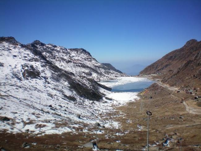 Sikkim's Changu Lake wows tourists during winter